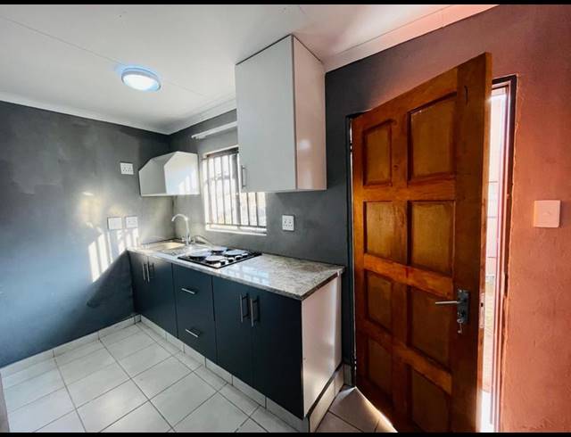 1 BEDROOM PROPERTY TO RENT IN PRIMROSE